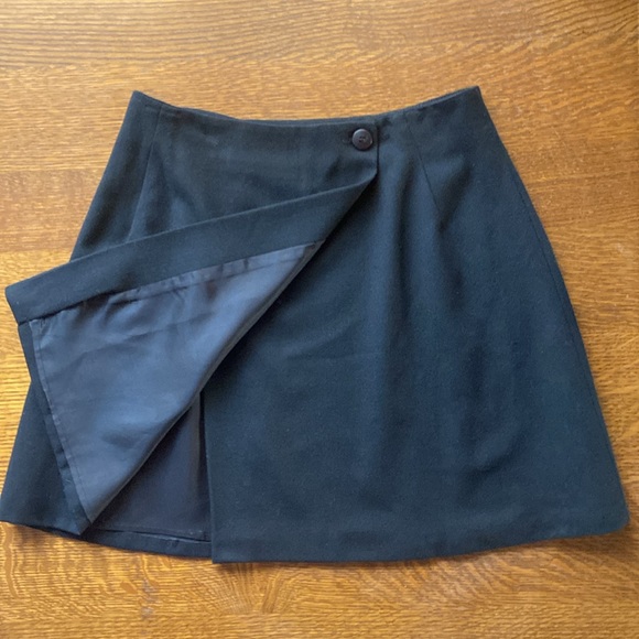 Saks Fifth Avenue size 12 Wool Skirt - Picture 2 of 6